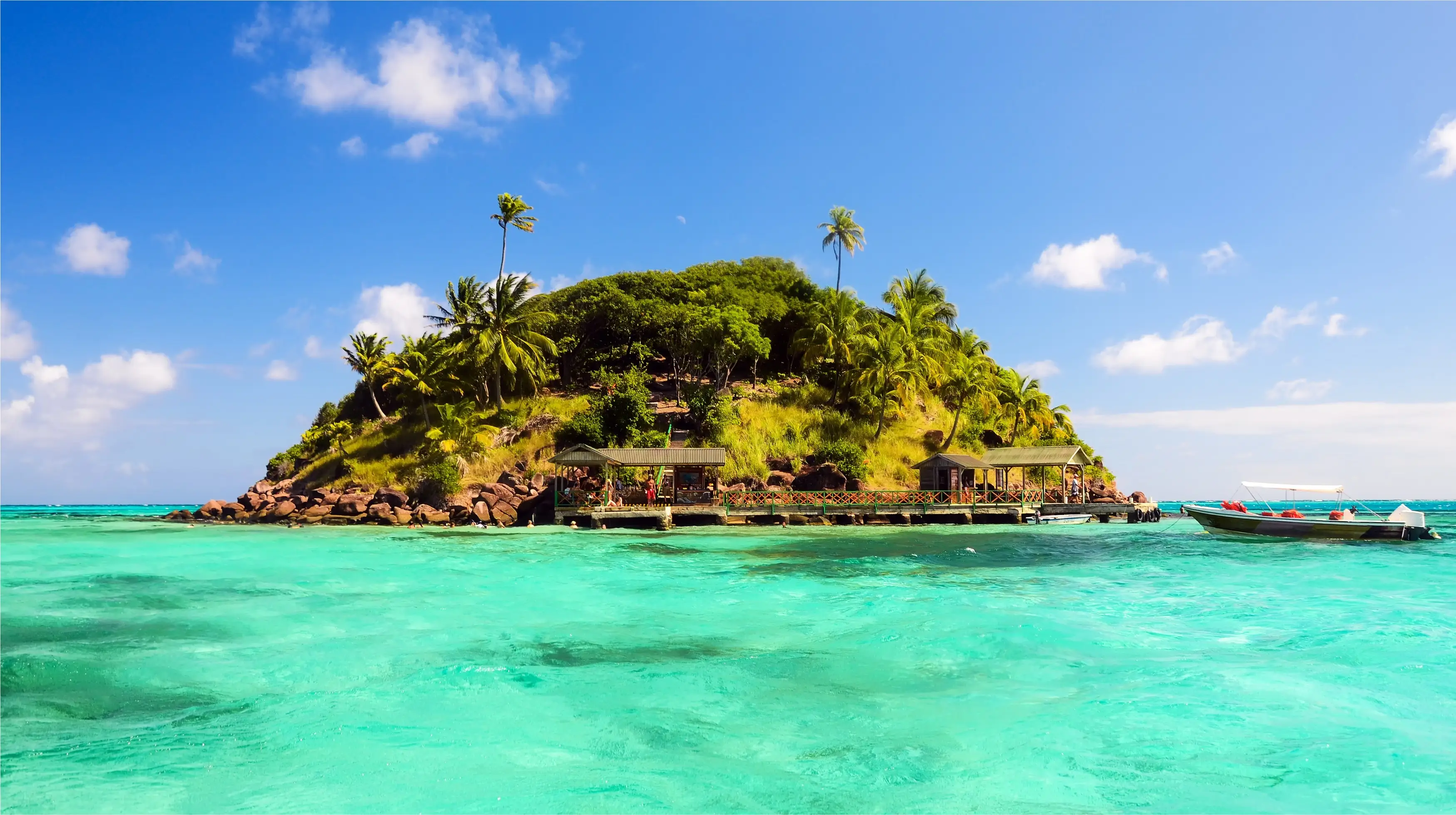 El Cayo Cangrejo rodeado del mar turquesa de Providencia
