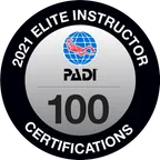 Sello PADI Elite Instructor 2021, 100 certificaciones