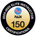 Sello PADI Elite Instructor 2024, 150 certificaciones